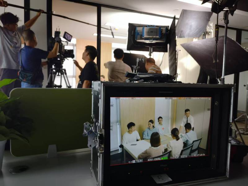 宜秀区TVC拍摄公司：科技产品视觉化大师，诠释未来感与功能美学